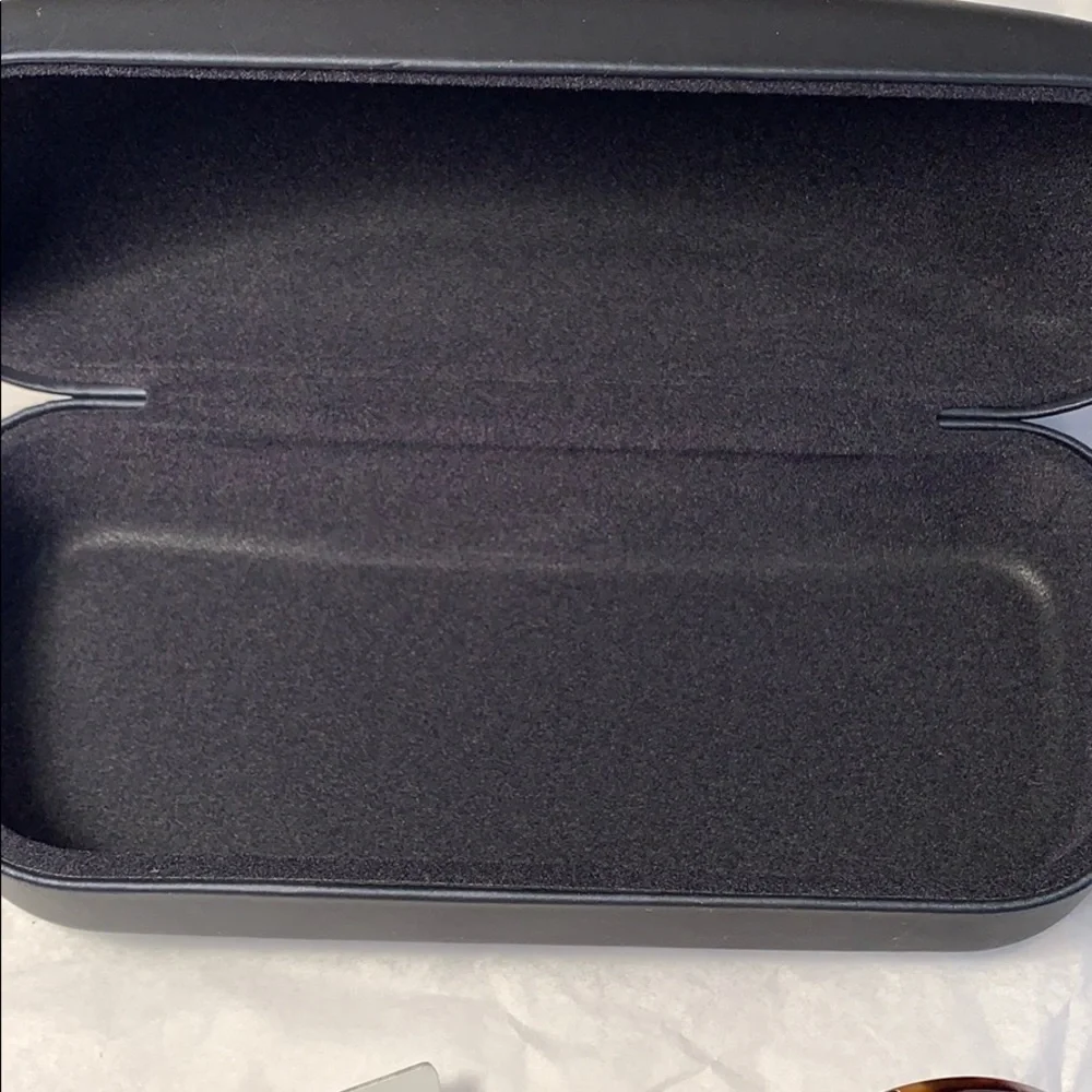 NWT Etro round sunnies w/Nautica hardcase stylish